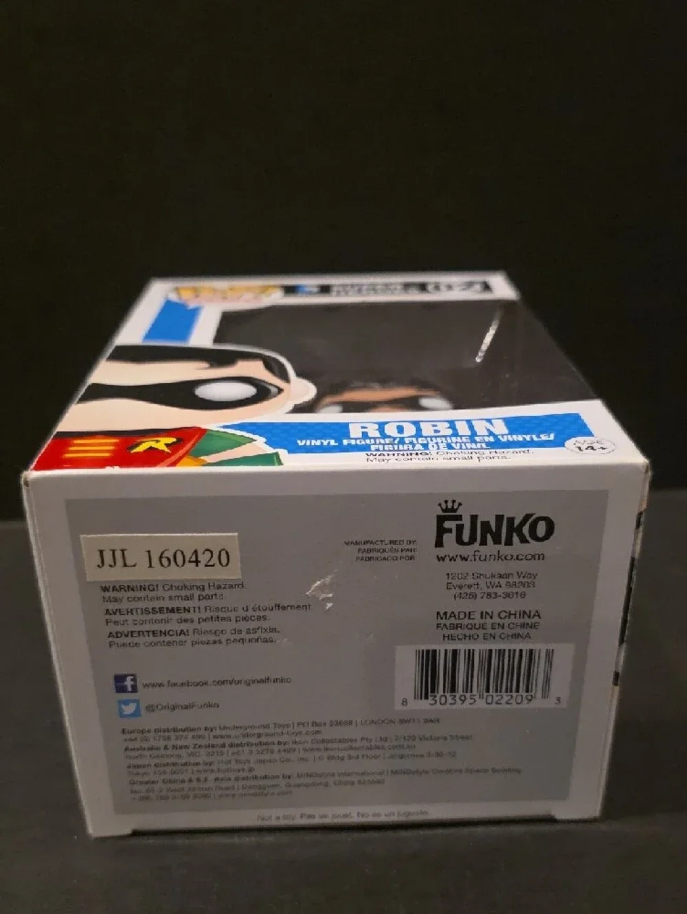 Funko POP! Robin Vinyl Figure - Picture 2 of 6